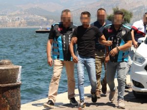 İ̇zmir’de 65 Korsan Otoparkçı Yakalandı