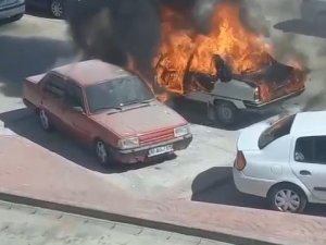 Balıkesir’de Araç Yangınları Paniğe Yol Açtı