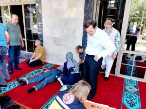 Camide Fenalaşan Vatandaşa İlk Müdahale Sağlık Müdüründen