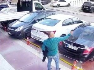 Sancaktepe’de Mhp’li Üyeye Silahlı Saldırı Anı Kamerada