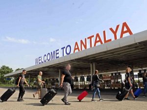 Seferberlik Sonrası Rusya’dan Antalya’ya Gelen Günlük 80 Uçağa 3-4 Sefer İlave Edilmiş Durumda