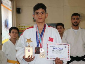 Şanlıurfalı Genç Judoda Türkiye Birincisi Oldu