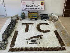 Hakkari’de 7 Katlı Mağara Ve Terörist Cesedi Bulundu