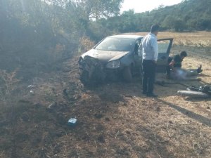 Tarlaya Devrilen Araçtan Savrularak Yaşamını Yitirdi