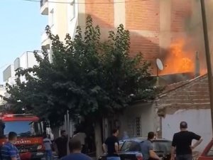 Turgutlu’da Müstakil Ev Alevlere Teslim Oldu