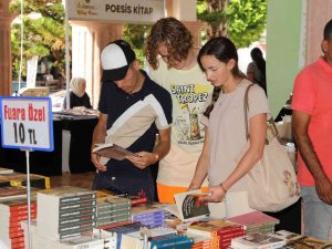 4. Alanya Kitap Fuarı Misafirlerine Kapılarını Açtı