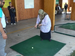 Huzurevi Sakinleri Golf Oynadı