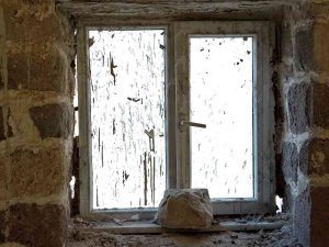 Tarihi Camiye Pvc Pencere Taktılar