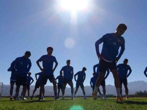 Yüksekova Belediye Spor Bal Ligi Maçlarına Hazırlanıyorlar