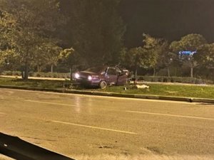 Refüje Çıkan Otomobilde 1’i Ağır 2 Kişi Yaralandı