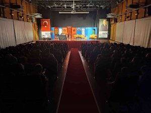 Gölcük’te Tiyatro Keyfini Bu Kez Büyükler Yaşadı