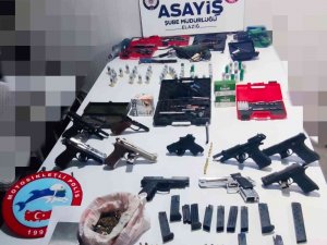 Polisi Görünce Kaçan Şüpheli Kovalamaca Sonrası Yakalandı