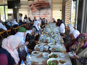Dünya Yaşlılar Gününde ’Ulu Çınarlar’ Yalnız Bırakılmadı