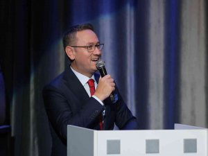 Başakşehir’de Kültür Sanat Sezonu Emel Sayın’la Başladı