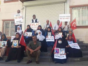 Evlat Nöbetindeki Ailelerin Oturma Eylemine 2 Aile Daha Katıldı