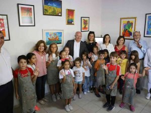 Çocuklar, Dünyasını Tuallere Yansıttı