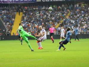 Spor Toto Süper Lig: Adana Demirspor: 0 - Galatasaray: 0 (İ̇lk Yarı)