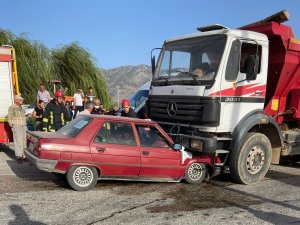 Satılığa Çıkarılan Araç Kazada Hurdaya Döndü