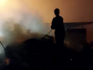 Ailesi Düğündeyken Evdeki Yangında Öldü