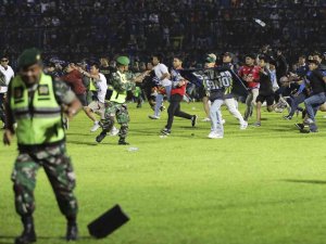 Endonezya’da Futbol Maçında İzdiham: 174 Ölü, 180 Yaralı