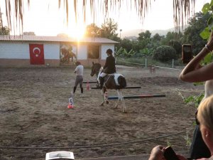 Rusya Uyruklu Çocuklar Binicilik Yarışında Ter Döktü
