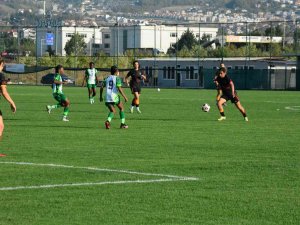 Ödünç Ayakkabılarla Galatasaray’ı Devirdiler