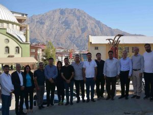 Iraklı Turizmcilerden Hakkari Ve Van’a Ziyaret