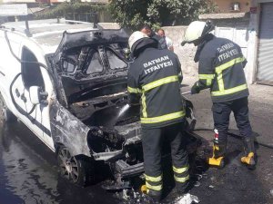 Batman’da Bakkala Giden Sürücü Döndüğünde Aracını Yanarken Buldu