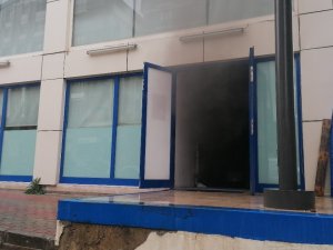 Gebze’de Zincir Marketin Deposunda Çıkan Yangın Korkuttu
