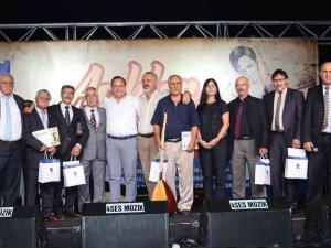 Kuşadası’nda Aşıklar Bayramı Kutlandı