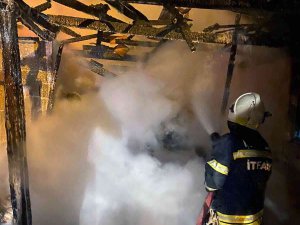 Ahırda Çıkan Yanında 3 Büyükbaş Hayvan Telef Oldu