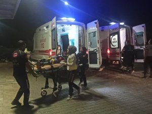 Hafif Ticari Araçlar Çarpıştı: 2yaralı