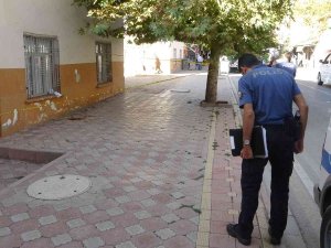 Husumetlisini Sırtından Bıçakladı