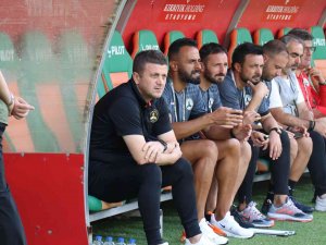 Hakan Keleş: “İ̇lk Dakikalarda Bir Kırmızı Kart Oyun Düzenimizi Bozdu”