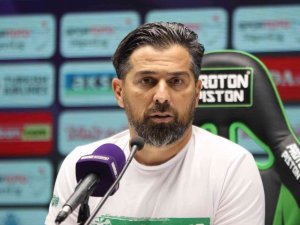 İ̇lhan Palut: “Ligin Üst Sıralarında Yer Almak İstiyoruz”