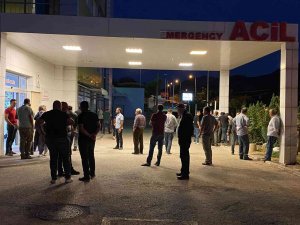 Kamyonetle Otomobil Çarpıştı: 1 Ölü, 4 Yaralı
