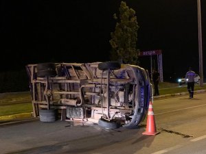 Kamyonet Devrildi: 1 Yaralı