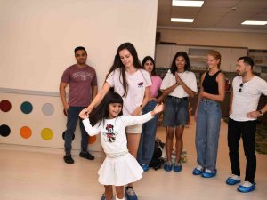 Miniklere Danslı İ̇ngilizce Eğitimi