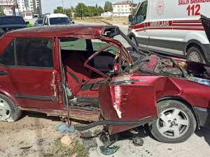 Otomobilin Direğe Çarpma Anı Kamerada