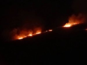 İ̇spir’de Korkutan Yangın