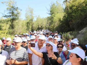 Mezitli’de Vatandaşlar Doğa Yürüyüşünde Buluştu