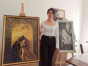 Kristal Taşları Sabırla İşliyor