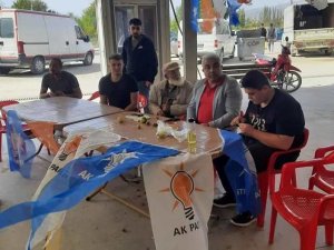 Hisarcık Ak Parti Gençlik Kolları’ndan Pazar Yerinde Üye Kayıt Çalışması