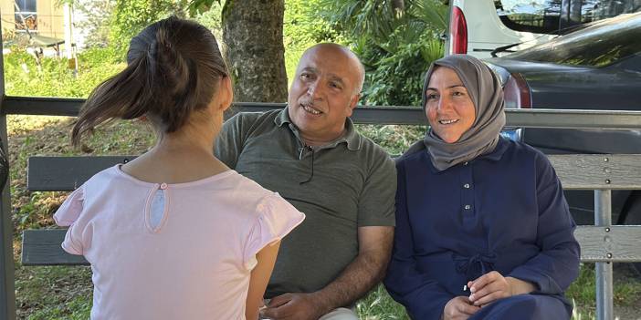 İkizlerinden birini kaybeden çift, kız çocuğuna yuva oldu