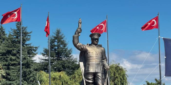 Rize’de Atatürk Heykeli Yeniden Taşınacak