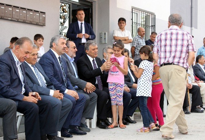 Ak Parti Eski Milletvekili Salih Kapusuz’un Annesi Toprağa Verildi