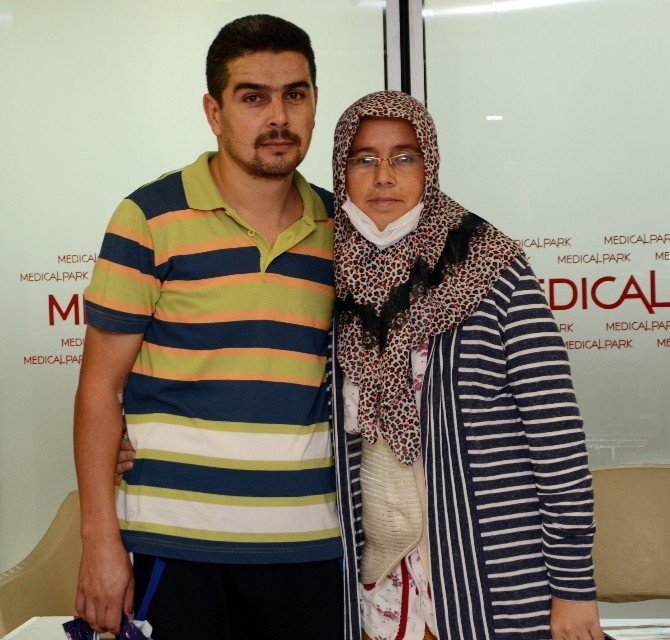 Eşlerinin Çarpraz Böbrek Nakliyle Hayata Tutundular