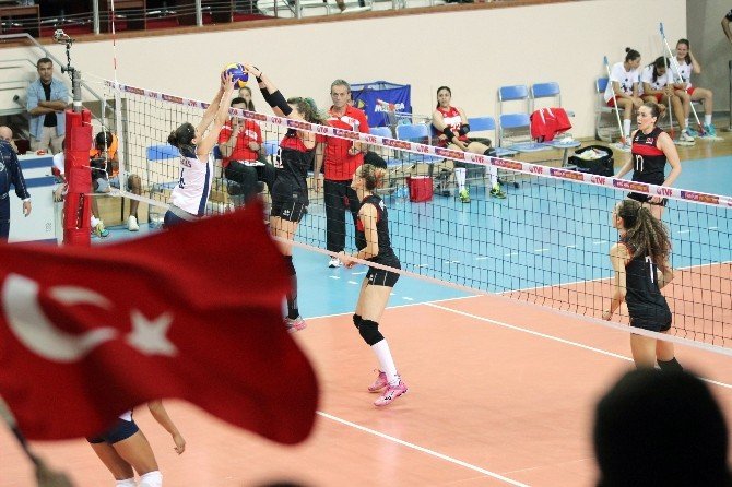 Finalde Rakip Macaristan