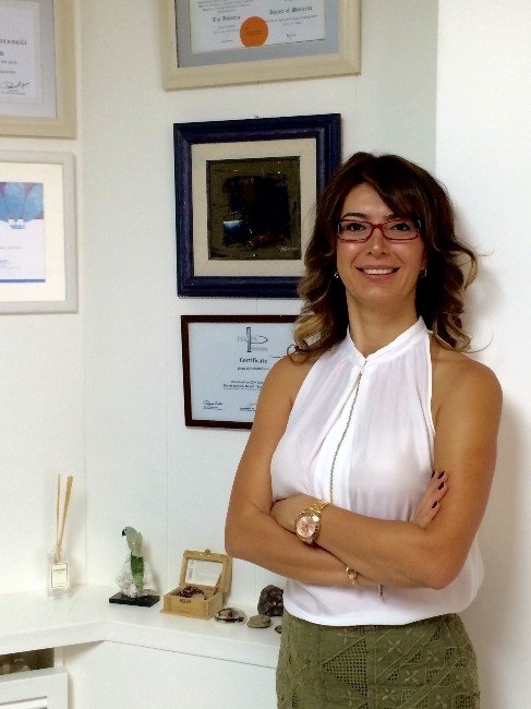 Saçlarda Örgü Ve Topuza Dikkat