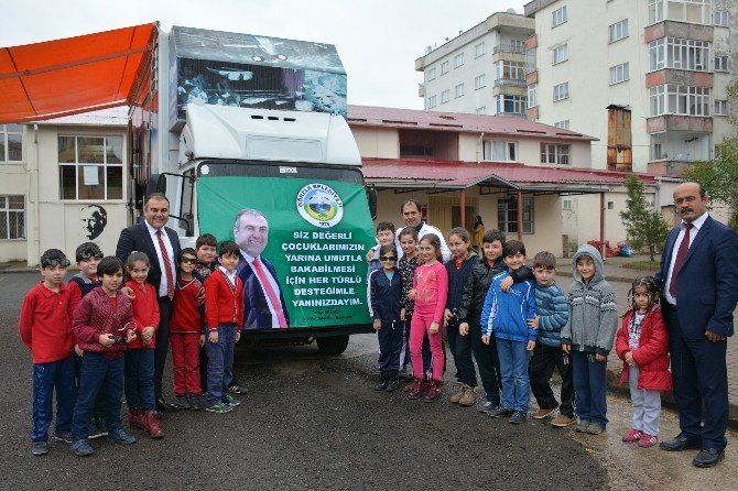 Görele Belediyesinden Öğrencilere Sinema Keyfi